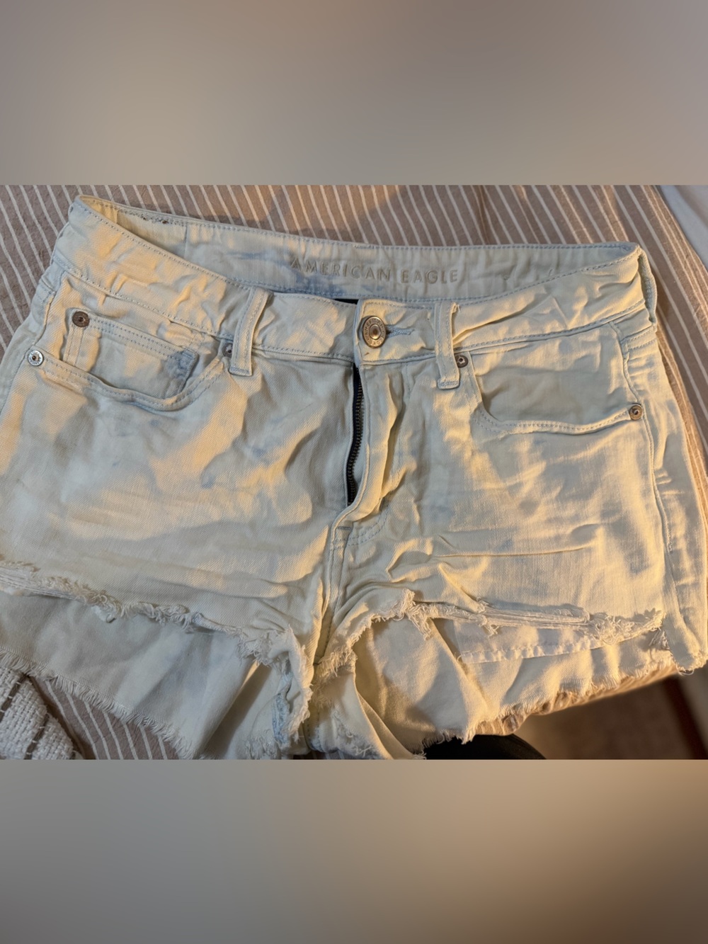 American Eagle Outfitters Women's Light Cream Distressed Jean Shorts